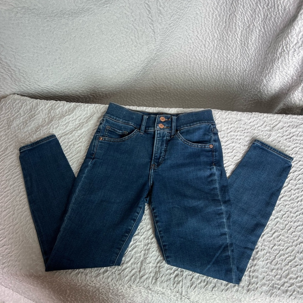 Express Women's Mid Rise Cropped Skinny Jeans